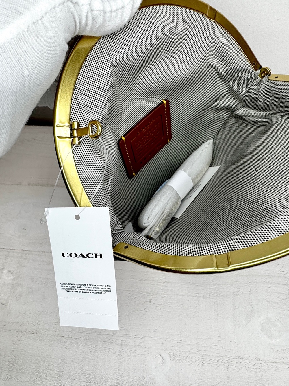 Coach Kisslock Frame Crossbody Black Full Grain Leather Gold Chain NWT RARE - Picture 5 of 10